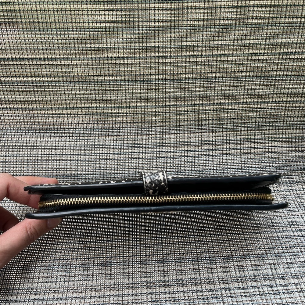 Coach Black & White Leather Wallet​​ - Picture 6 of 11